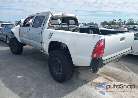 2005 Toyota Tacoma Prerunner V6 z USA, uszkodzony, nr VIN 5TEKU72N75Z055468